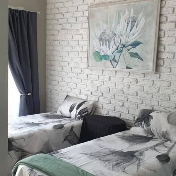 Camp Zenith Protea Cottage